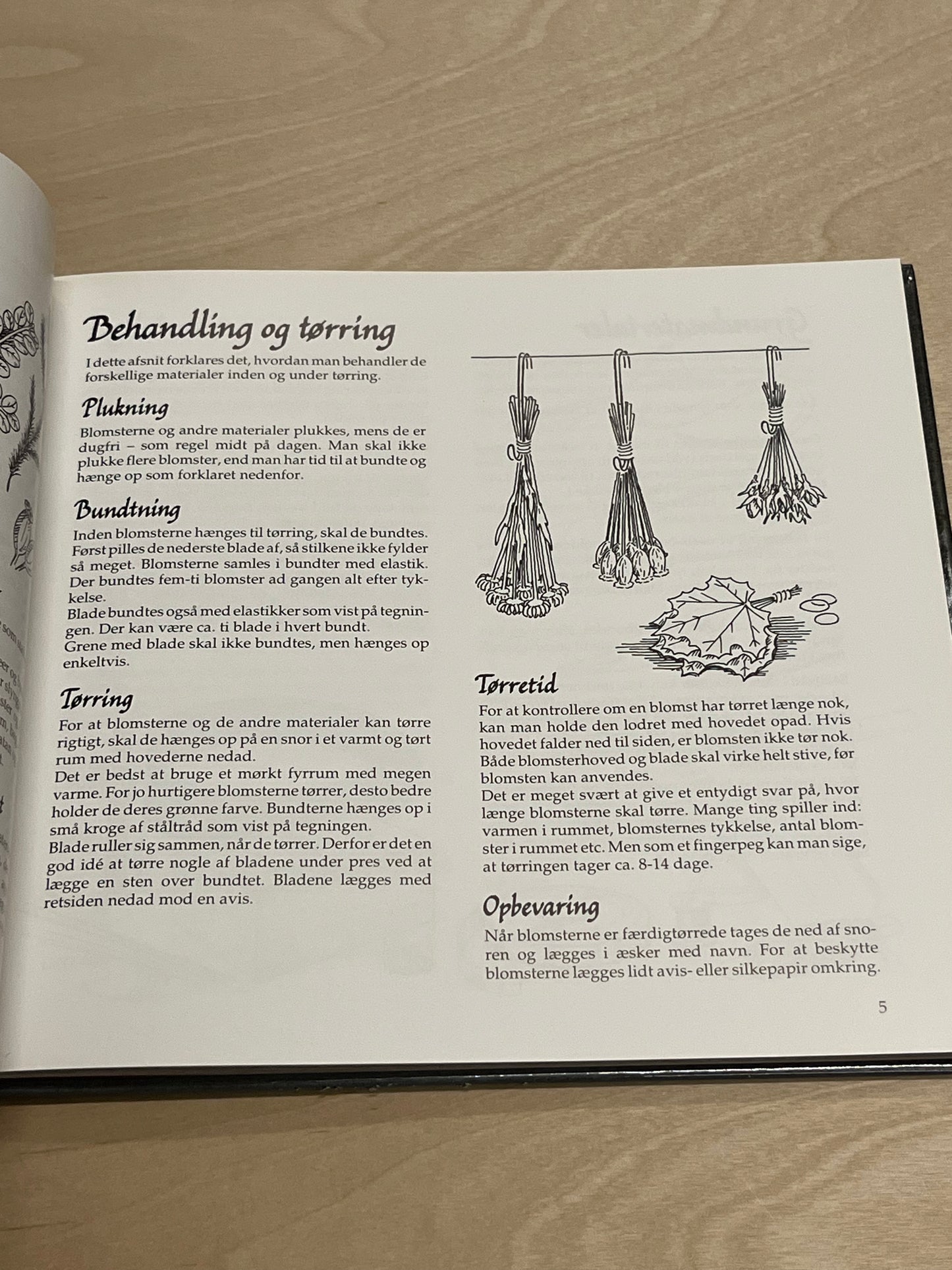 Pynt med tørrede blomster af Hanne Ploug